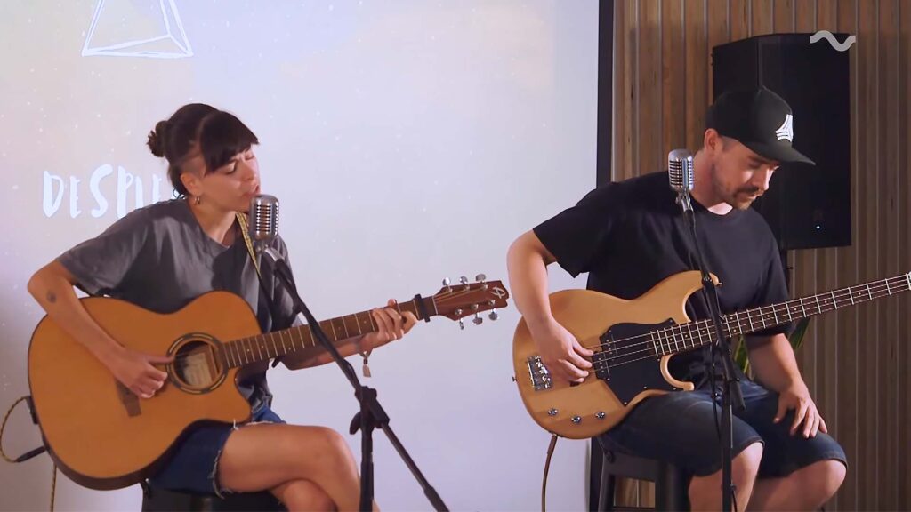 Dirección de escena para videoclip narrativo en exteriores de Girona – productora audiovisual especializada